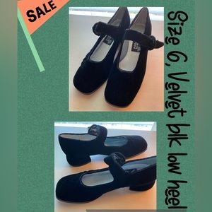 Black Velvet Dress Shoe, WMNS Size 6, narrow, low heel